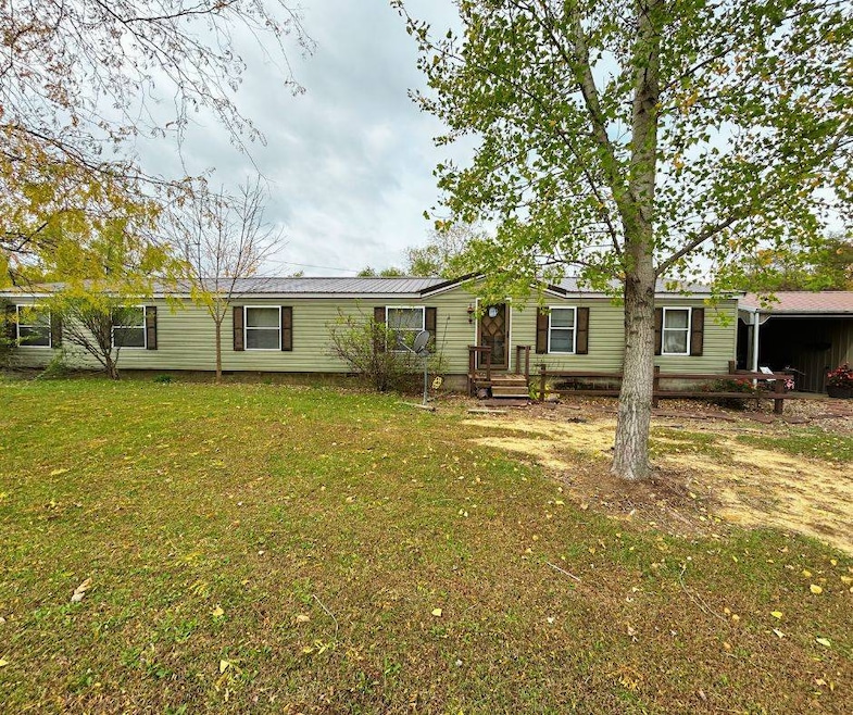 1711 S 1st St, Fairfield, IL 62837 - photo 1