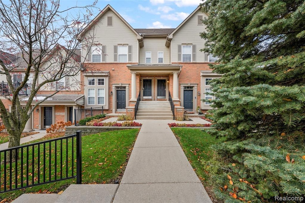 22200 Abbey Ln unit 11, Dearborn, MI 48124 - photo 1