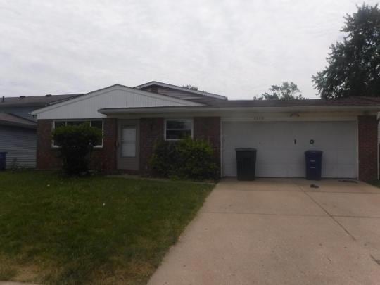 2910 Falcon Bridge Dr, Columbus, OH 43232 - photo 1