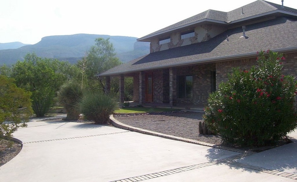 1207 S Scenic, Alamogordo, NM 88310 - photo 1