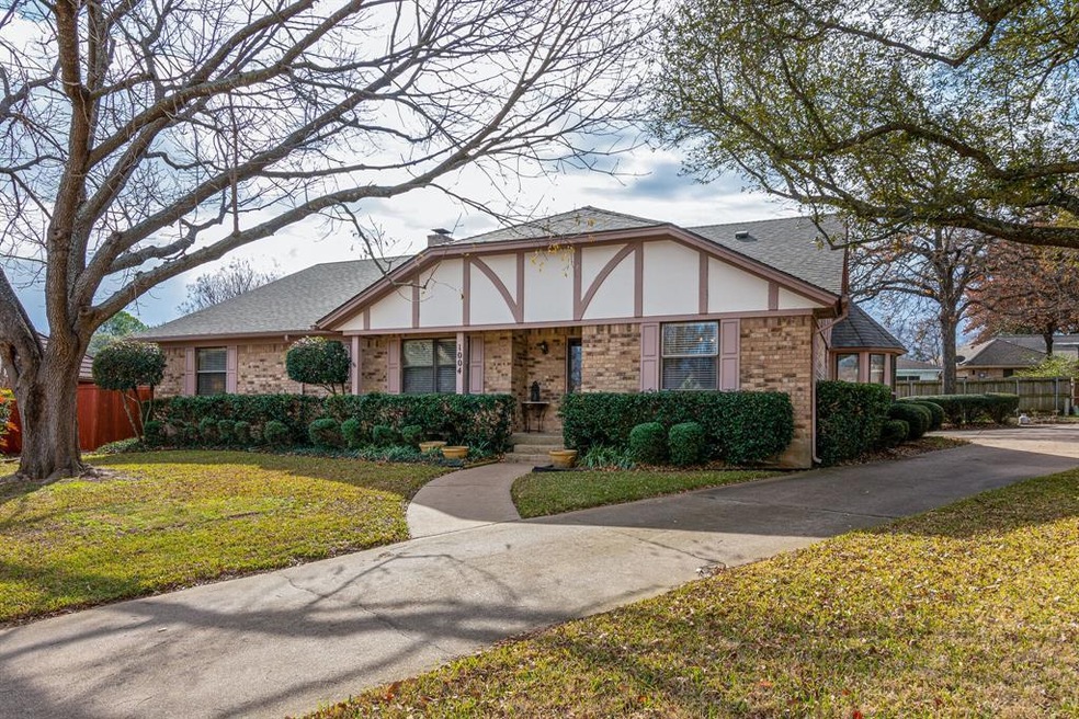 1004 Michael Sean Ct, Bedford, TX 76021 - photo 1