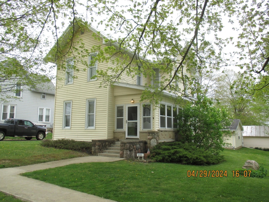 221 S Main St FRONT