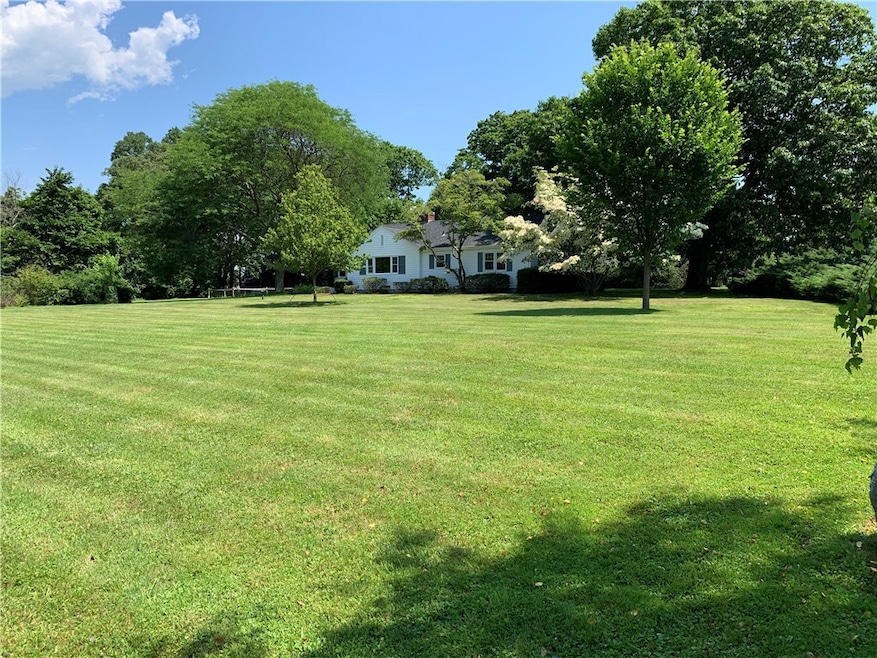 17 Fish Hawk Ln, Bristol, RI 02809 - photo 1