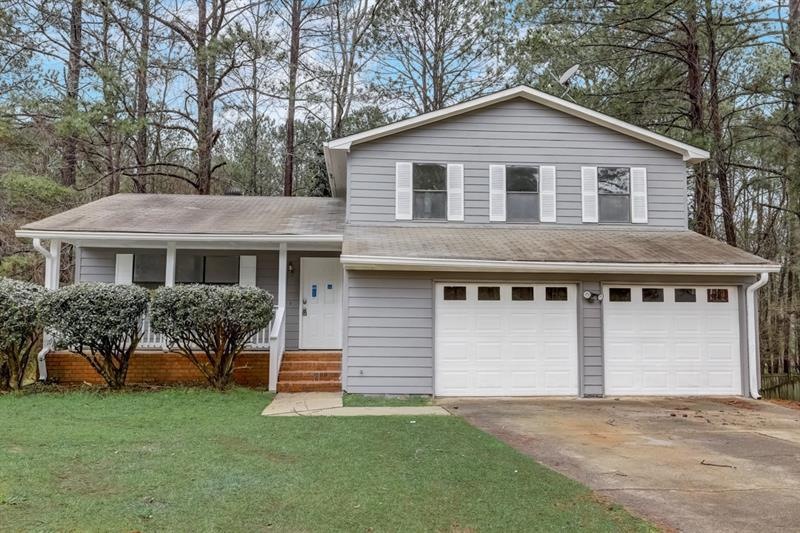 8183 Sunnydale Ln, Jonesboro, GA 30236 - photo 1