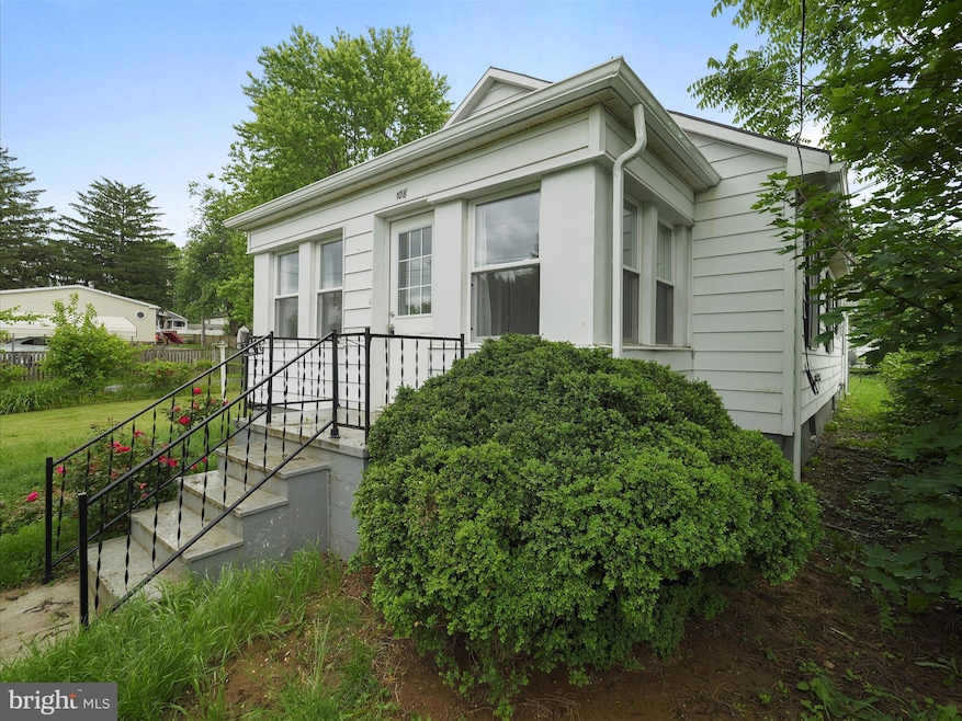 108 E 12th Ave, Ranson, WV 25438 - photo 1