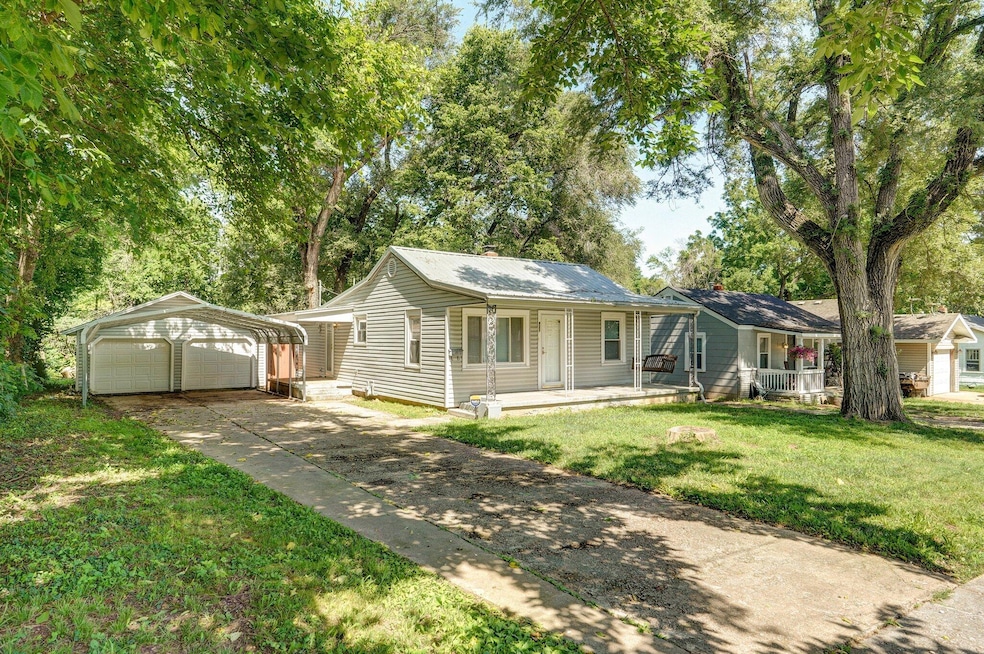 921 S Nettleton Ave-25