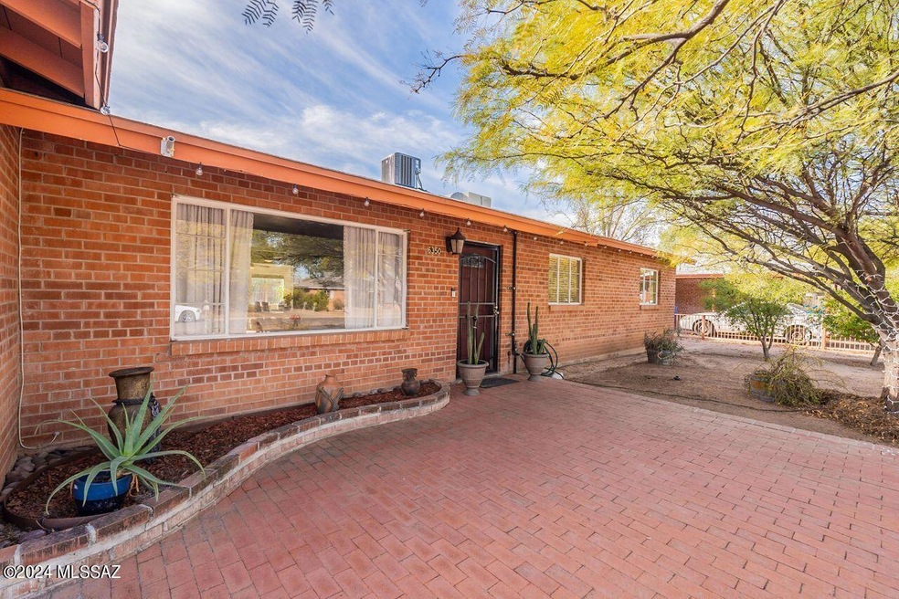 Low maintenance frontyard
