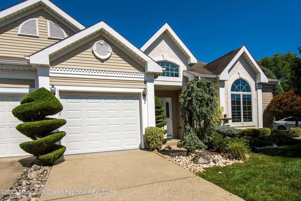 2 Wellington Place, Monroe Township, NJ 08831 - photo 1