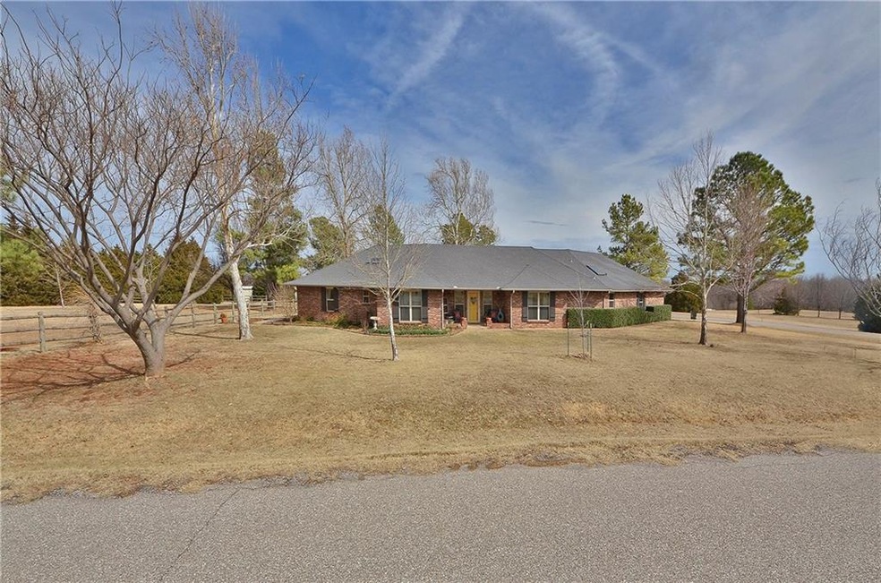 23400 Bob White Dr, Edmond, OK 73025 - photo 1