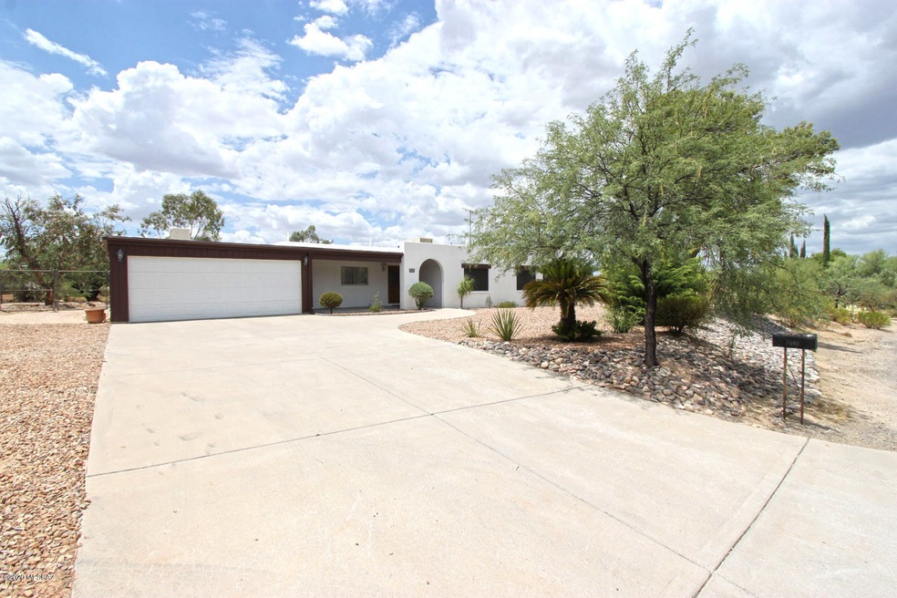 7661 N Camino De Maximillian