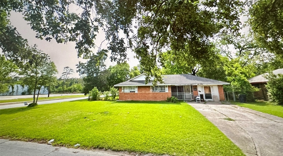 10101 Rockaway Dr, Houston, TX 77016 - photo 1