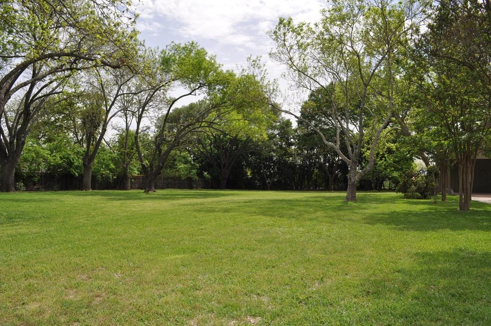 603 W Austin St unit 122, Fredericksburg, TX 78624 - photo 1