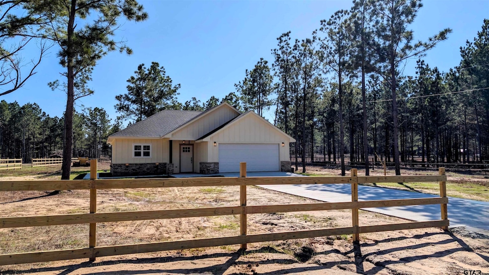 Pending $282,000 • Co-Listing Agent