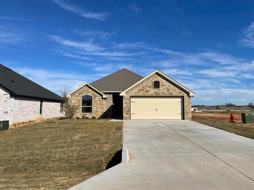 3319 Windcrest Dr, Granbury, TX 76049 - photo 1