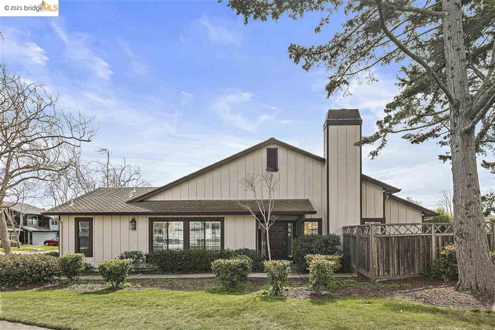 Sold $1,435,000 • Co-Listing Agent