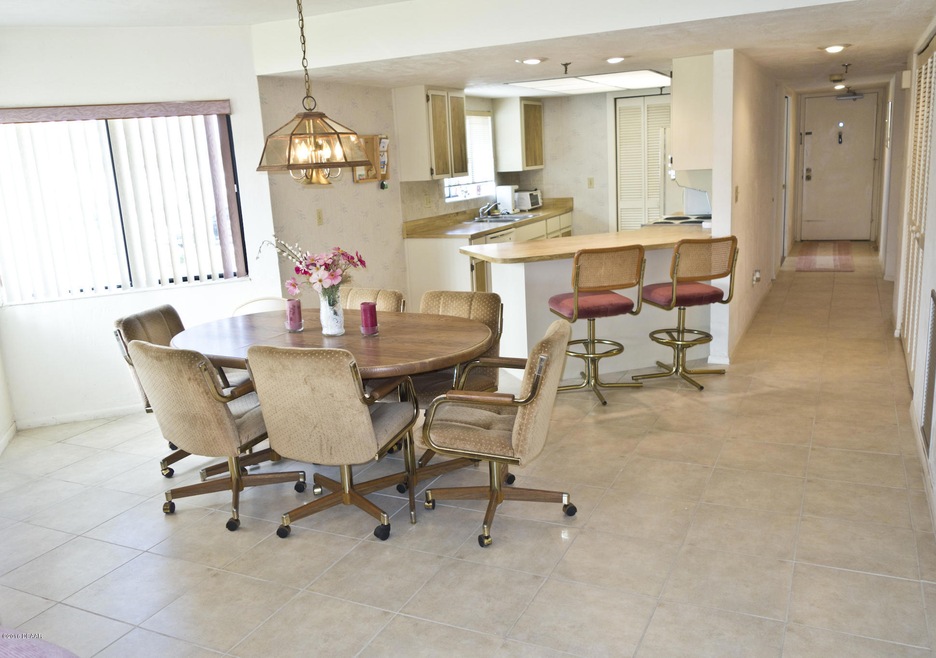 dining kitchen foyer