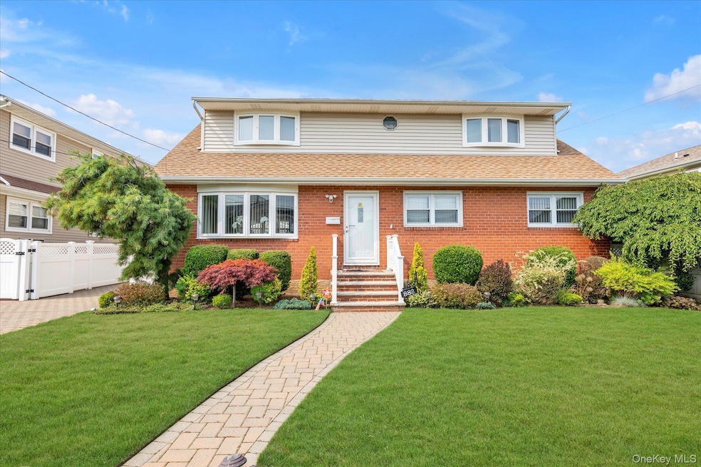 882 Third Ave, Franklin Square, NY 11010 - photo 1