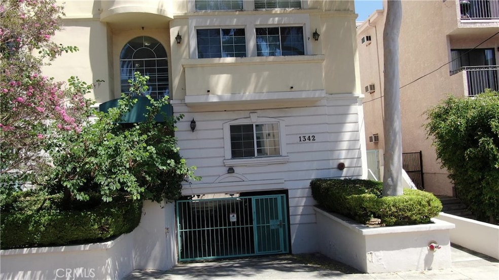 Sold $700,000 • Co-Listing Agent