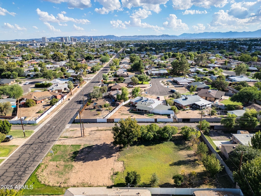 5704 N 11th Ave unit 7, Phoenix, AZ 85013 - photo 1