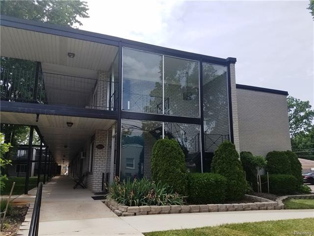 Hillside 3433 front.jpg