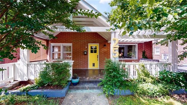 Welcome home to 25 Eola Avenue!