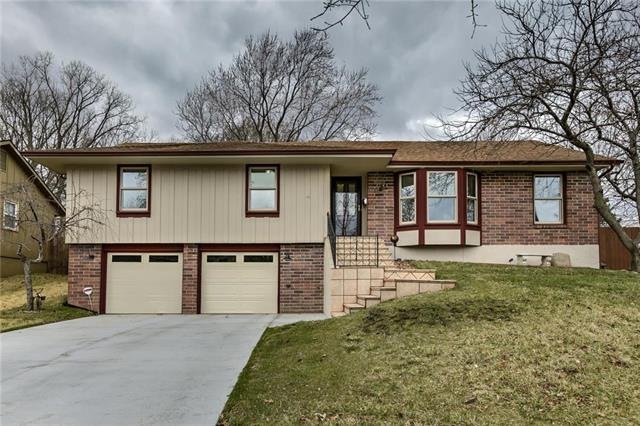 8732 Widmer Rd, Lenexa, KS 66215 - photo 1