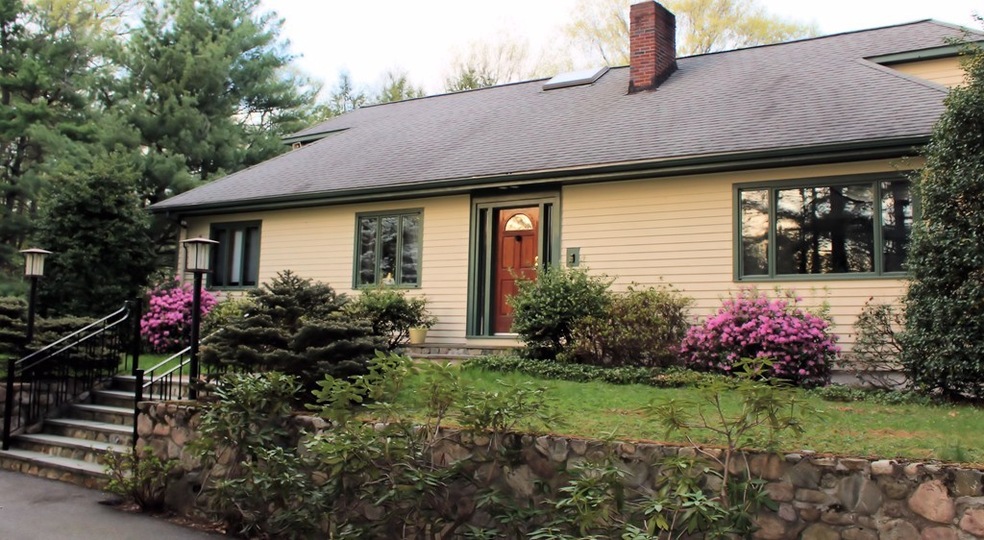 8 Pine St, Dover, MA 02030 - photo 1