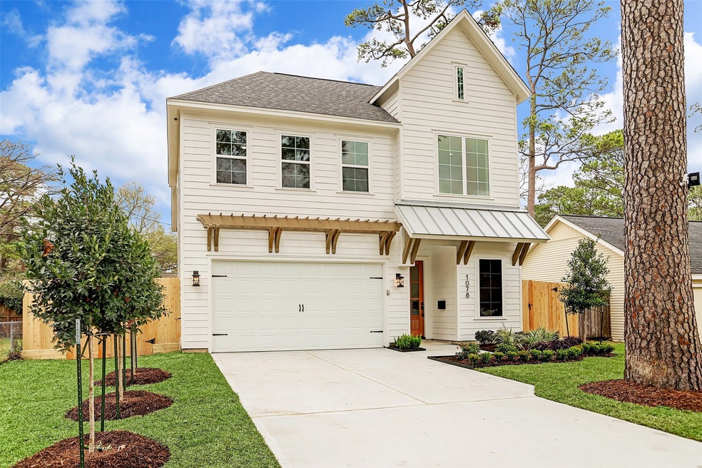 1078 Gardenia Dr, Houston, TX 77018 - photo 1