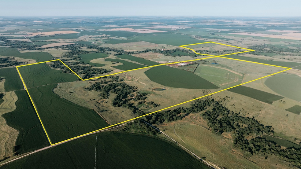 42041 Drive 728th, Arapahoe, NE 68922 - photo 1