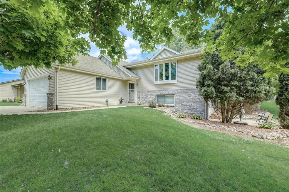 Great curb appeal!