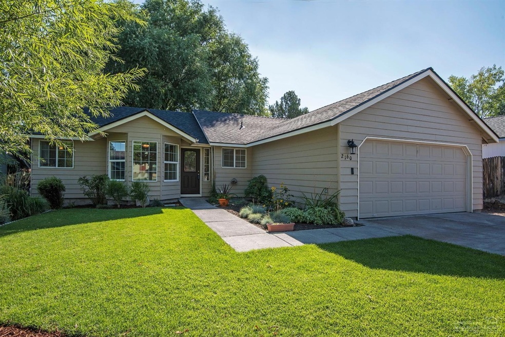 2160 SW 31st St, Redmond, OR 97756 - photo 1