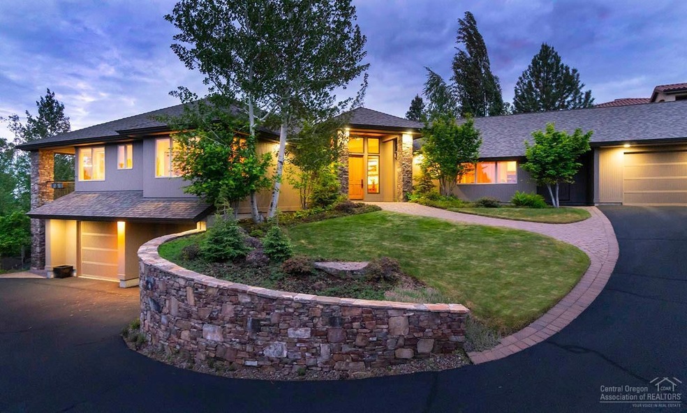 702 NW Stonepine Dr, Bend, OR 97701 - photo 1