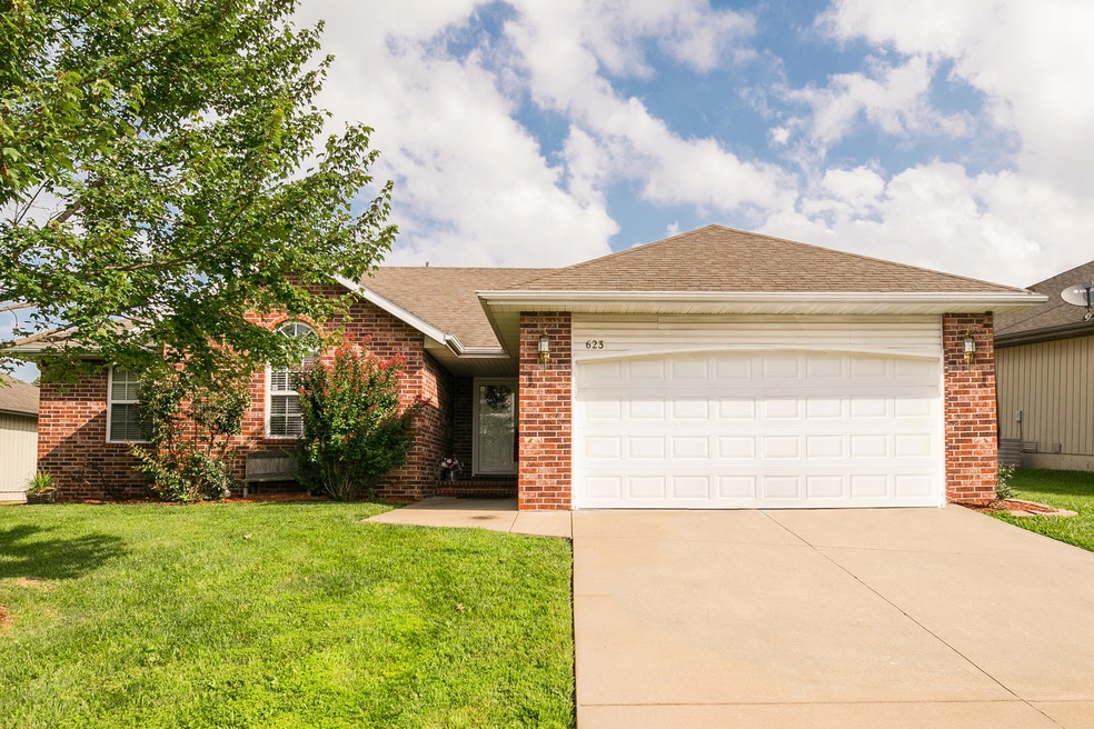 623 W Bailey St, Nixa, MO 65714 - photo 1