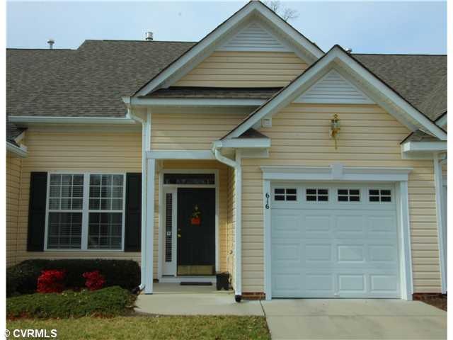 Exterior Front - Lovely and Inviting on a Circle w