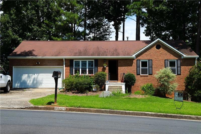 10745 Plantation Dr, Alpharetta, GA 30022 - photo 1