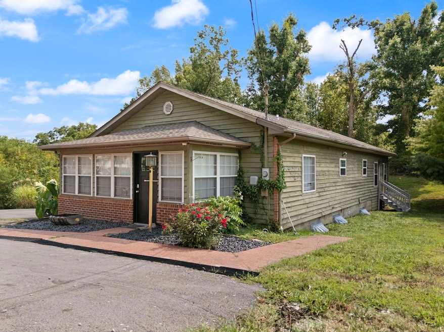For Sale $349,900 • Co-Listing Agent