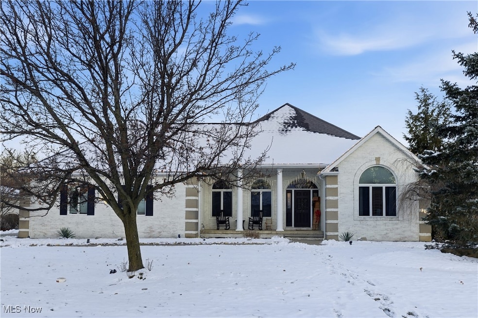 5519 Manhattan Dr, Lorain, OH 44053 - photo 1