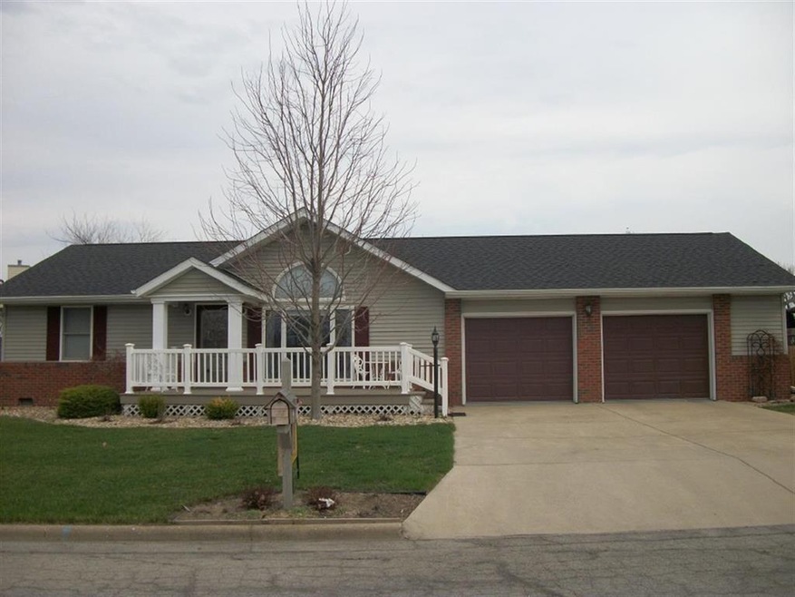 2360 Railsplitter Ave, Lincoln, IL 62656 - photo 1