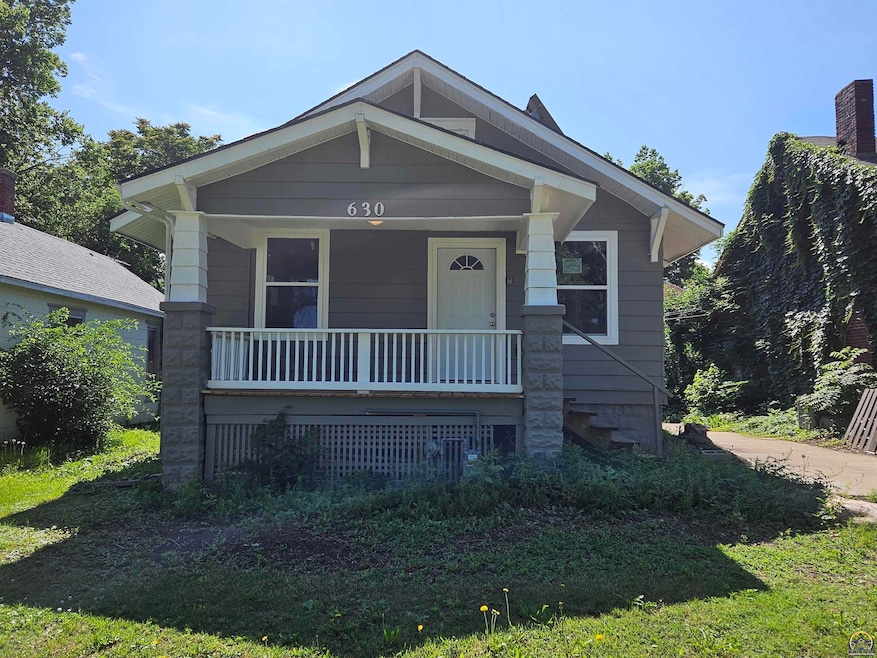 630 SW Lincoln St, Topeka, KS 66606 - photo 1