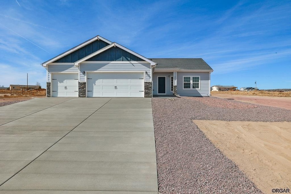 1423 N Moonbeam Dr, Pueblo West, CO 81007 - photo 1