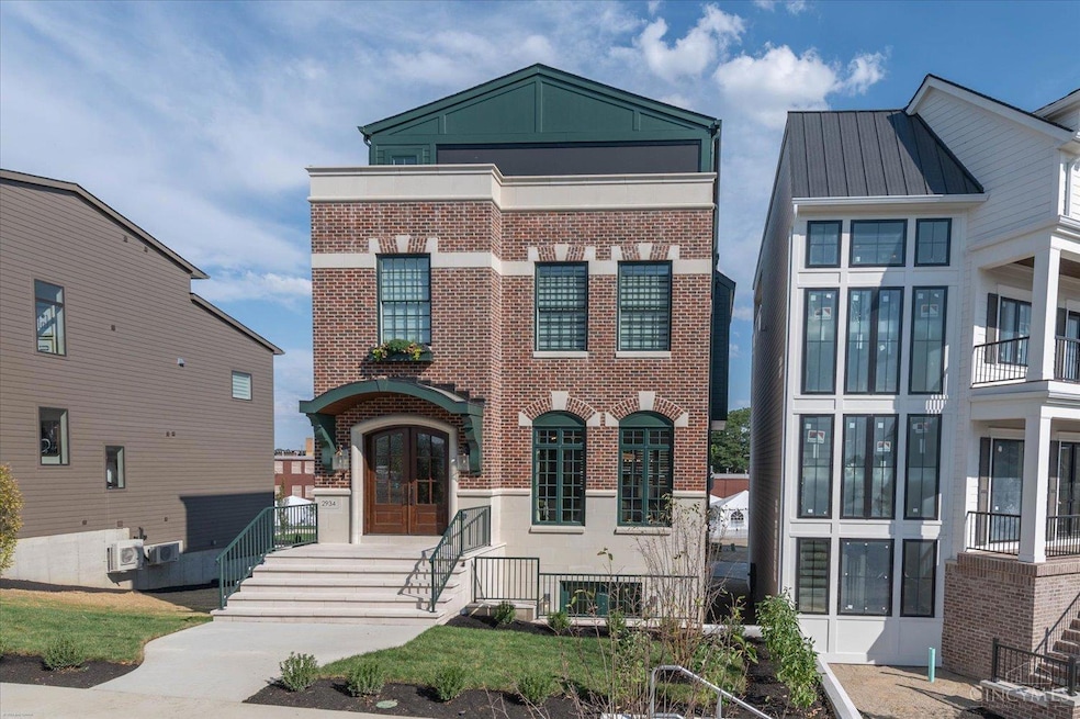 2934 Three Oaks Ln, Cincinnati, OH 45209 - photo 1