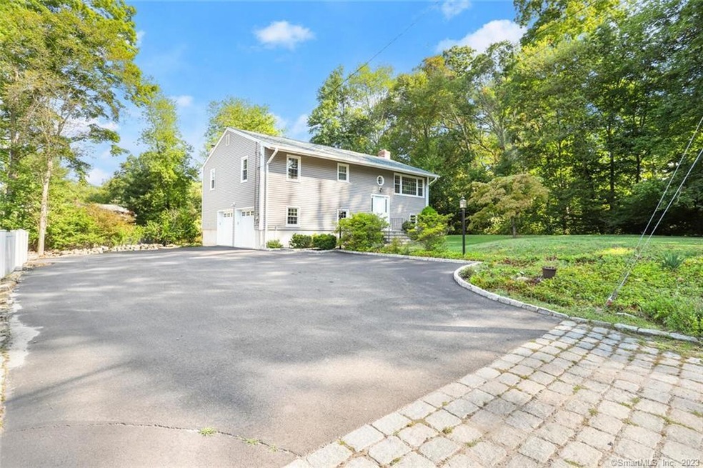4 Hideaway Ln, Norwalk, CT 06851 - photo 1