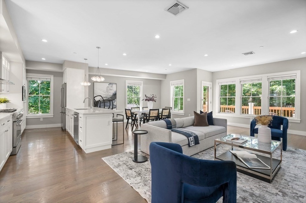 14 Oak St unit 2, Boston, MA 02111 - photo 1