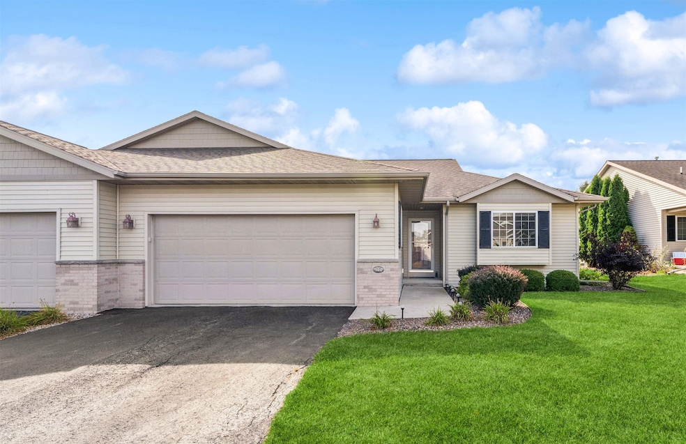 914 Vogt Ln, Chilton, WI 53014 - photo 1