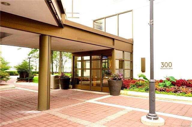 1001 W Jefferson Ave unit 18FG, Detroit, MI 48226 - photo 1