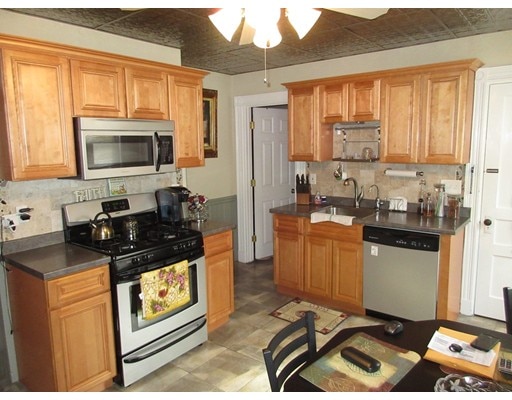 41 Farragut Ave unit 1, Medford, MA 02155 - photo 1