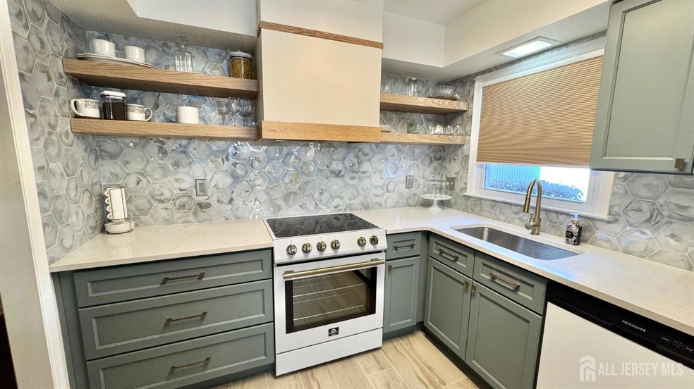 547 Sheldon Way, Monroe Township, NJ 08831 - photo 1