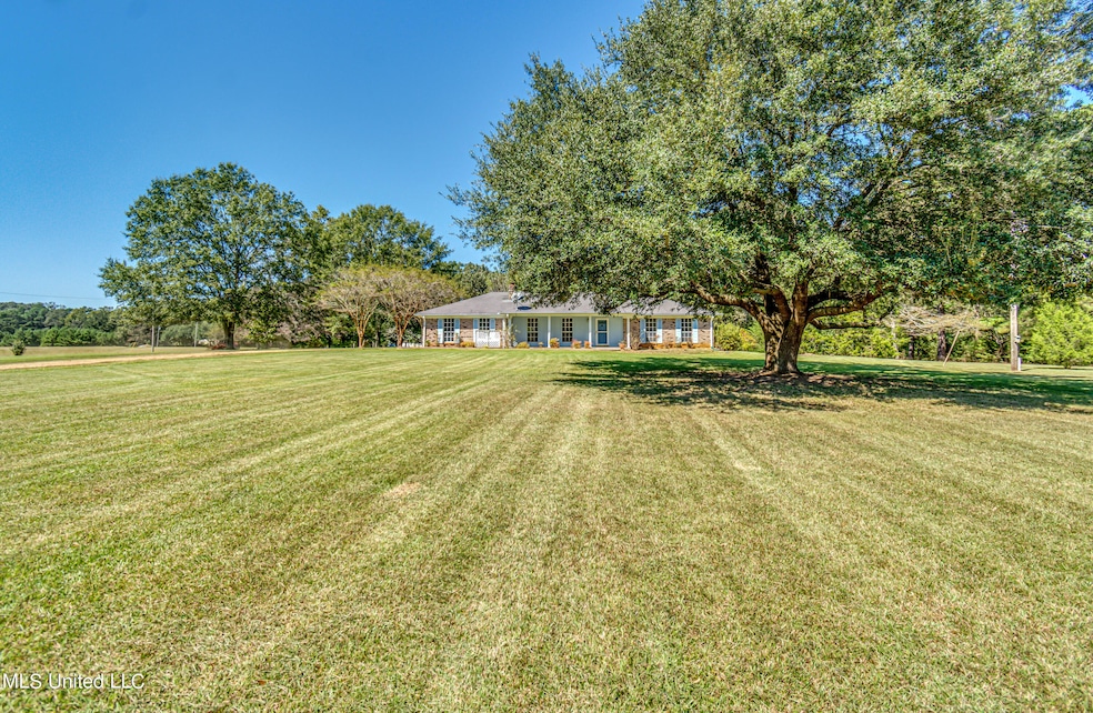 122 Wild Bird Ln, Brandon, MS 39042 - photo 1