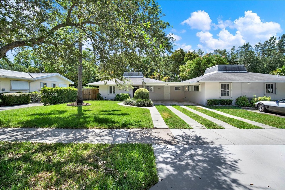 Front of duplex, left side or 11713 SW 81st Rd