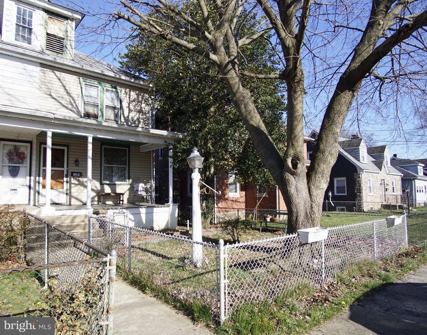 1689 Ward St unit 124, Marcus Hook, PA 19061 - photo 1